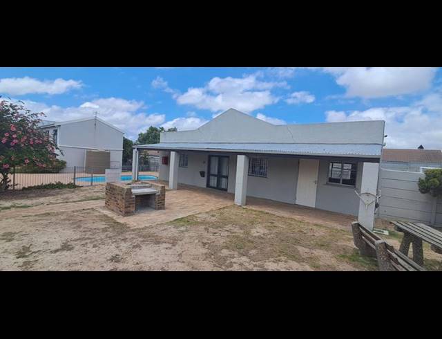 1 BEDROOM PROPERTY TO RENT IN VREDEKLOOF